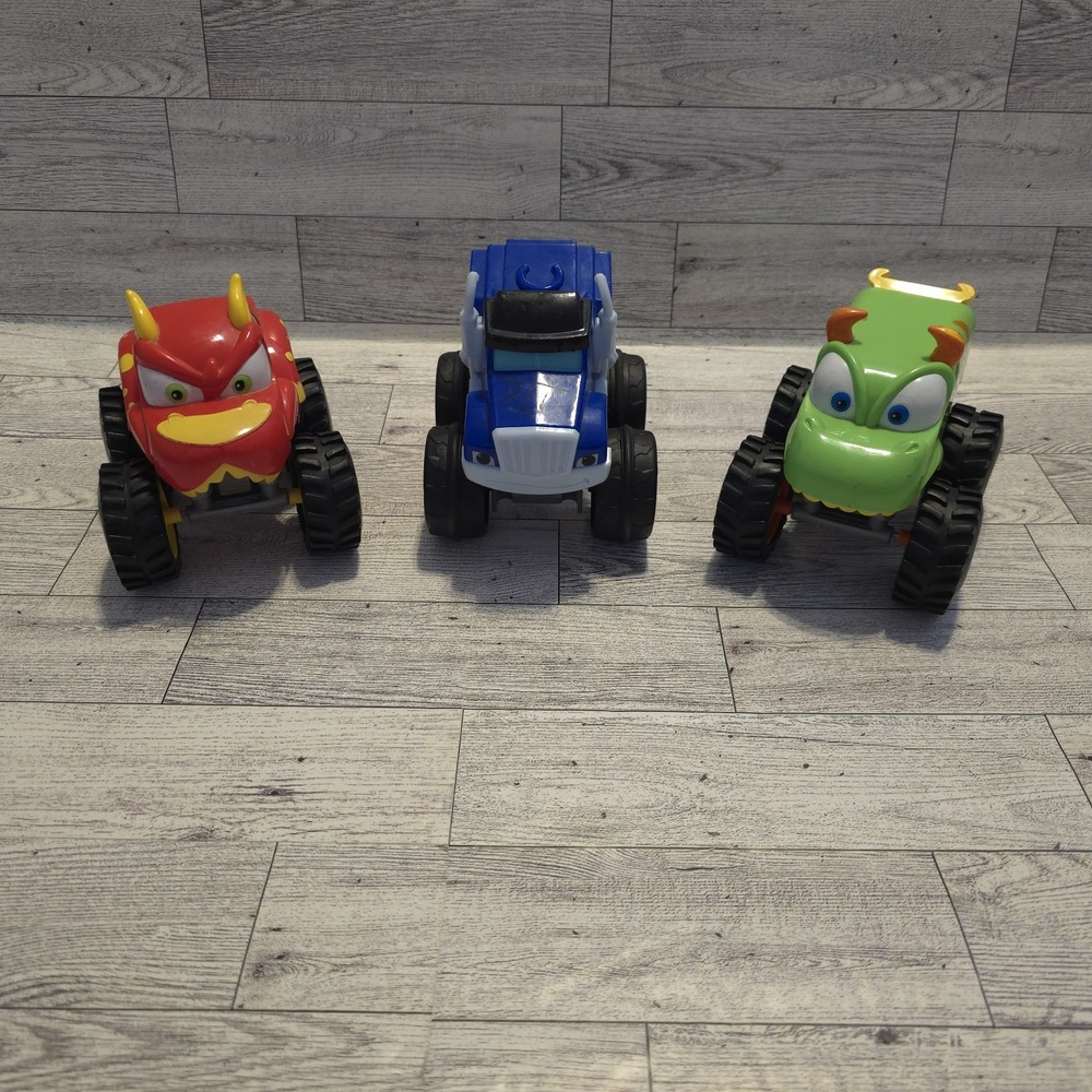 3 NICKELODEON BLAZE &‎ THE MONSTER MACHINES TRUCKS RED TRUCK HAS BROKEN TAIL